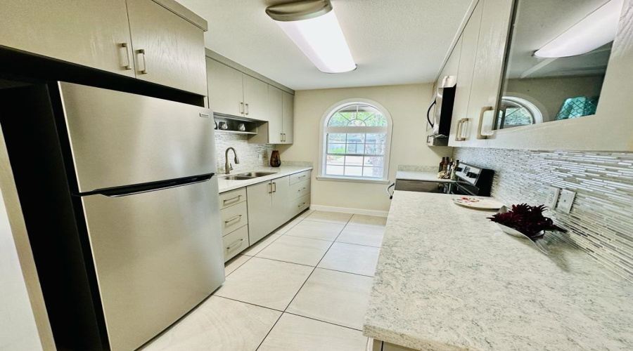 9816 Center Rd, Laredo, Texas 78045-0000, 3 Bedrooms Bedrooms, 5 Rooms Rooms,2 BathroomsBathrooms,Residential,For Rent,9816 Center Rd,20254293