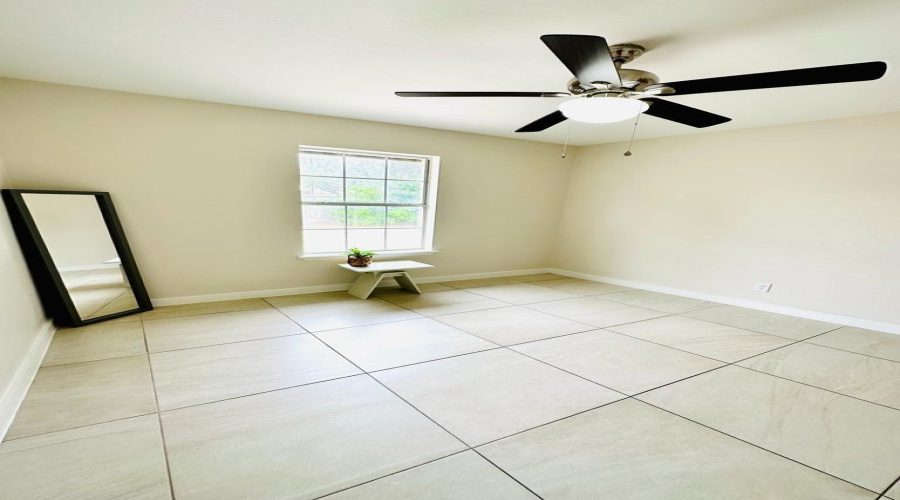9816 Center Rd, Laredo, Texas 78045-0000, 3 Bedrooms Bedrooms, 5 Rooms Rooms,2 BathroomsBathrooms,Residential,For Rent,9816 Center Rd,20254293