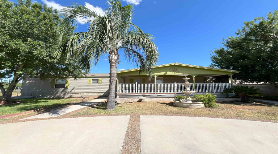 5303 Pharr Ln, Zapata, Texas 78076, 3 Bedrooms Bedrooms, 5 Rooms Rooms,2 BathroomsBathrooms,Residential,For Sale,5303 Pharr Ln,20254294