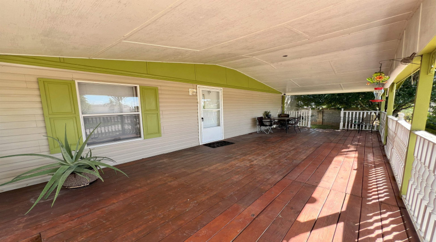 5303 Pharr Ln, Zapata, Texas 78076, 3 Bedrooms Bedrooms, 5 Rooms Rooms,2 BathroomsBathrooms,Residential,For Sale,5303 Pharr Ln,20254294