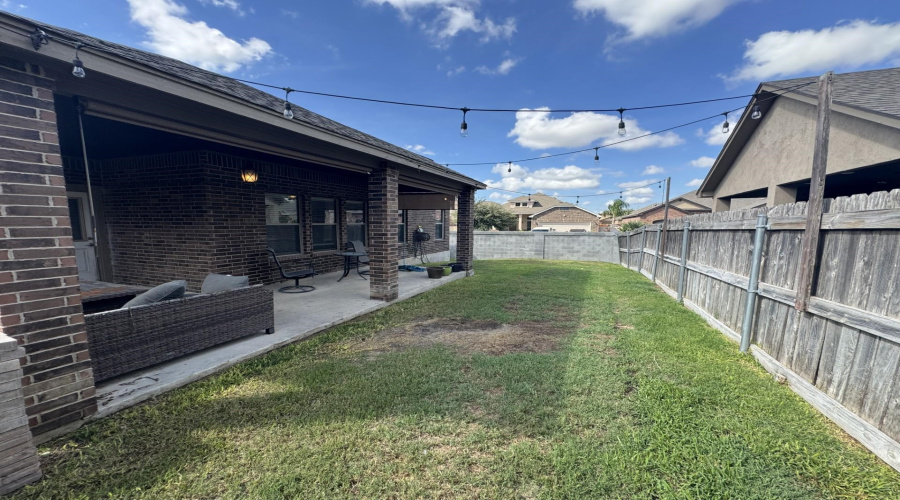 108 Date Palm Dr., Laredo, Texas 78045, 4 Bedrooms Bedrooms, 8 Rooms Rooms,2 BathroomsBathrooms,Residential,For Sale,108 Date Palm Dr.,20254305