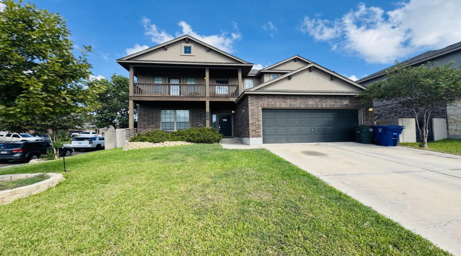 108 Date Palm Dr., Laredo, Texas 78045, 4 Bedrooms Bedrooms, 8 Rooms Rooms,2 BathroomsBathrooms,Residential,For Sale,108 Date Palm Dr.,20254305