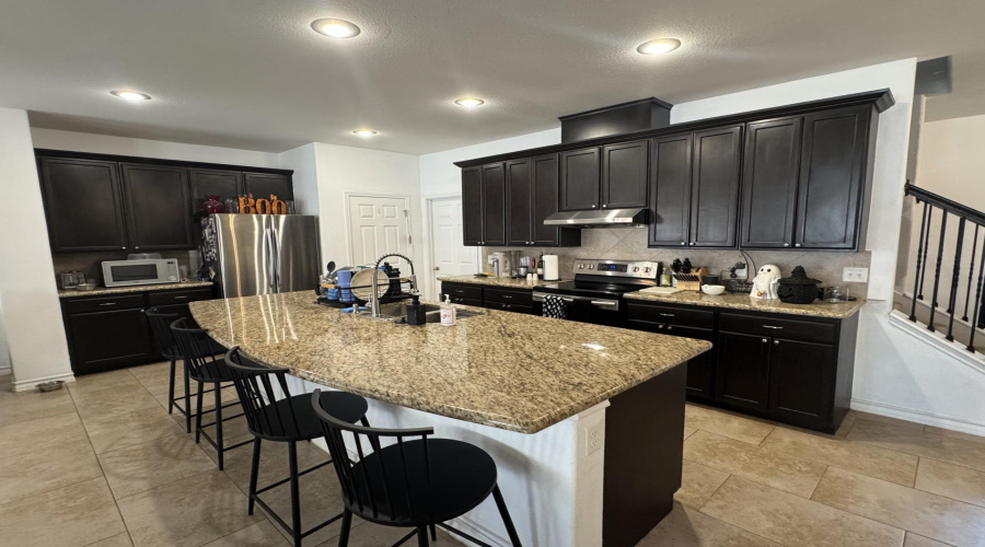 108 Date Palm Dr., Laredo, Texas 78045, 4 Bedrooms Bedrooms, 8 Rooms Rooms,2 BathroomsBathrooms,Residential,For Sale,108 Date Palm Dr.,20254305