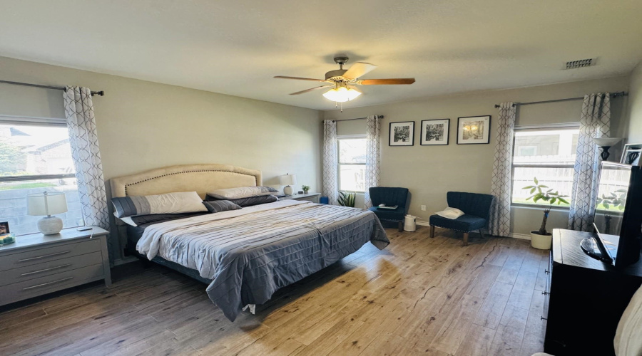 108 Date Palm Dr., Laredo, Texas 78045, 4 Bedrooms Bedrooms, 8 Rooms Rooms,2 BathroomsBathrooms,Residential,For Sale,108 Date Palm Dr.,20254305