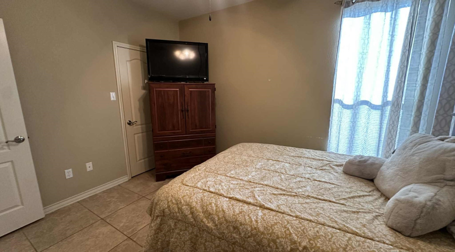 502 Felipe Dr, Laredo, Texas 78046, 5 Bedrooms Bedrooms, 7 Rooms Rooms,3 BathroomsBathrooms,Residential,For Sale,502 Felipe Dr,20254311