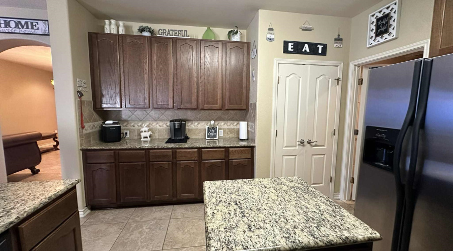 502 Felipe Dr, Laredo, Texas 78046, 5 Bedrooms Bedrooms, 7 Rooms Rooms,3 BathroomsBathrooms,Residential,For Sale,502 Felipe Dr,20254311