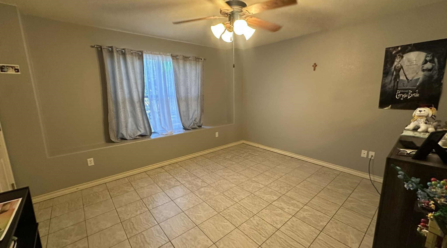 502 Felipe Dr, Laredo, Texas 78046, 5 Bedrooms Bedrooms, 7 Rooms Rooms,3 BathroomsBathrooms,Residential,For Sale,502 Felipe Dr,20254311