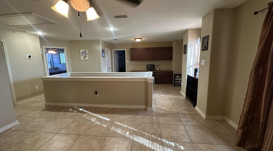 502 Felipe Dr, Laredo, Texas 78046, 5 Bedrooms Bedrooms, 7 Rooms Rooms,3 BathroomsBathrooms,Residential,For Sale,502 Felipe Dr,20254311