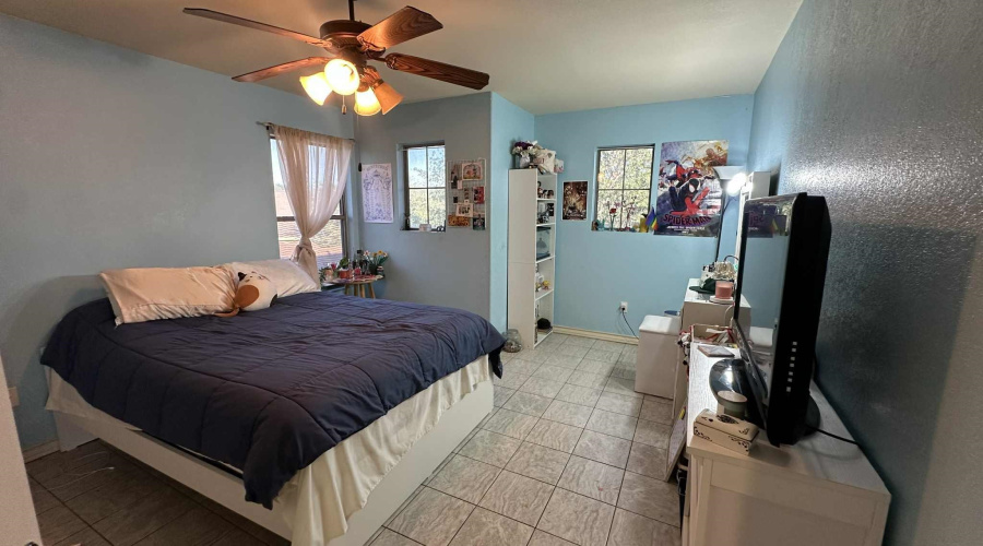 502 Felipe Dr, Laredo, Texas 78046, 5 Bedrooms Bedrooms, 7 Rooms Rooms,3 BathroomsBathrooms,Residential,For Sale,502 Felipe Dr,20254311