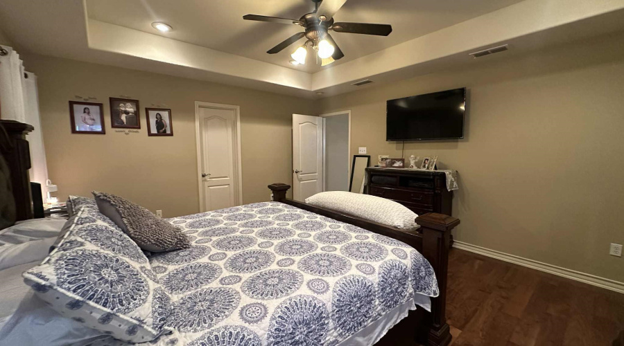 502 Felipe Dr, Laredo, Texas 78046, 5 Bedrooms Bedrooms, 7 Rooms Rooms,3 BathroomsBathrooms,Residential,For Sale,502 Felipe Dr,20254311