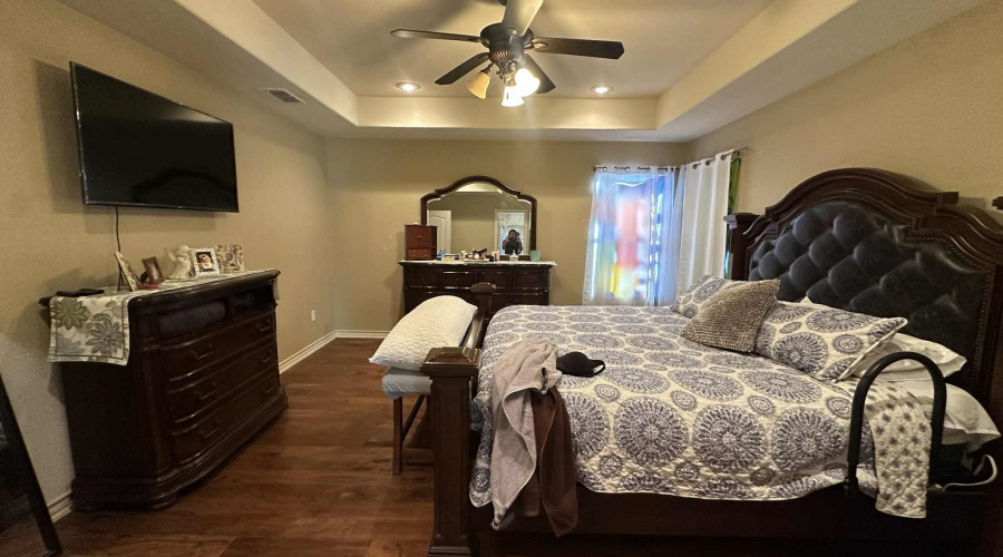 502 Felipe Dr, Laredo, Texas 78046, 5 Bedrooms Bedrooms, 7 Rooms Rooms,3 BathroomsBathrooms,Residential,For Sale,502 Felipe Dr,20254311