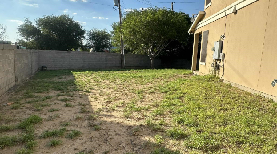 502 Felipe Dr, Laredo, Texas 78046, 5 Bedrooms Bedrooms, 7 Rooms Rooms,3 BathroomsBathrooms,Residential,For Sale,502 Felipe Dr,20254311