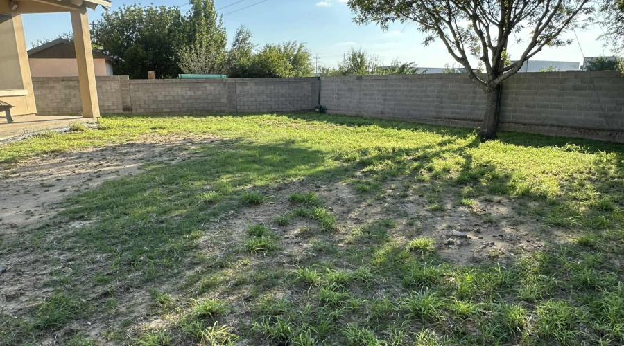 502 Felipe Dr, Laredo, Texas 78046, 5 Bedrooms Bedrooms, 7 Rooms Rooms,3 BathroomsBathrooms,Residential,For Sale,502 Felipe Dr,20254311