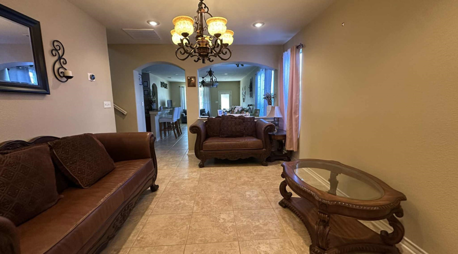 502 Felipe Dr, Laredo, Texas 78046, 5 Bedrooms Bedrooms, 7 Rooms Rooms,3 BathroomsBathrooms,Residential,For Sale,502 Felipe Dr,20254311