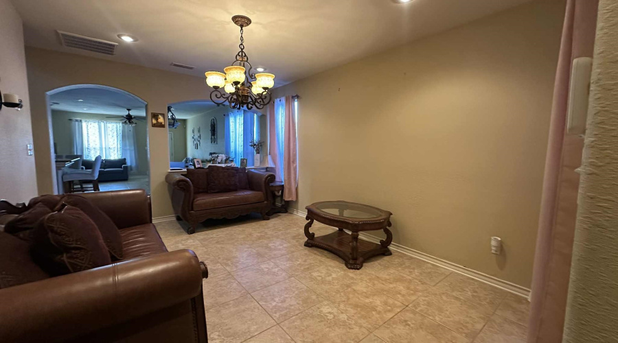 502 Felipe Dr, Laredo, Texas 78046, 5 Bedrooms Bedrooms, 7 Rooms Rooms,3 BathroomsBathrooms,Residential,For Sale,502 Felipe Dr,20254311