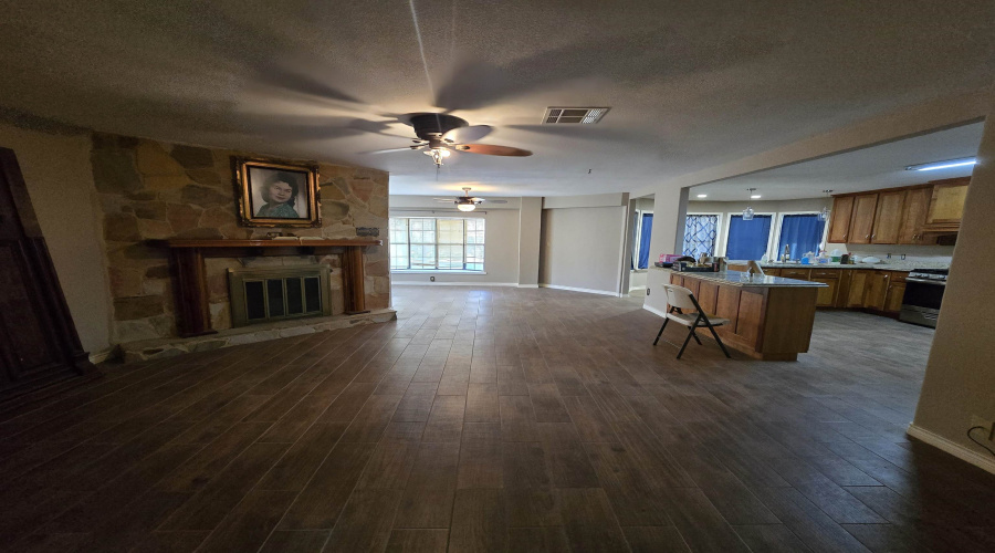 136 North Ave, Laredo, Texas 78041, 5 Bedrooms Bedrooms, 10 Rooms Rooms,5 BathroomsBathrooms,Residential,For Sale,136 North Ave,20254312