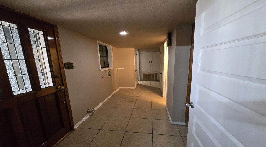 136 North Ave, Laredo, Texas 78041, 5 Bedrooms Bedrooms, 10 Rooms Rooms,5 BathroomsBathrooms,Residential,For Sale,136 North Ave,20254312