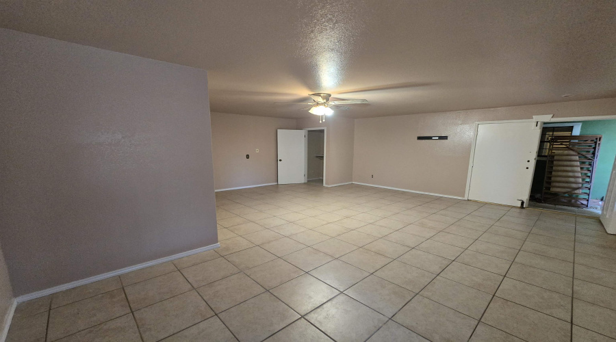 136 North Ave, Laredo, Texas 78041, 5 Bedrooms Bedrooms, 10 Rooms Rooms,5 BathroomsBathrooms,Residential,For Sale,136 North Ave,20254312