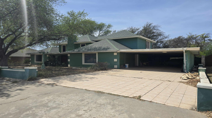 136 North Ave, Laredo, Texas 78041, 5 Bedrooms Bedrooms, 10 Rooms Rooms,5 BathroomsBathrooms,Residential,For Sale,136 North Ave,20254312