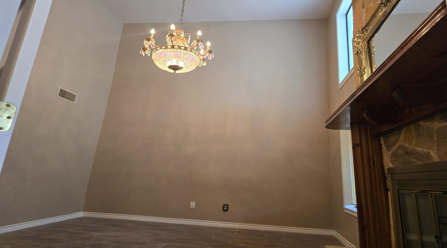 136 North Ave, Laredo, Texas 78041, 5 Bedrooms Bedrooms, 10 Rooms Rooms,5 BathroomsBathrooms,Residential,For Sale,136 North Ave,20254312