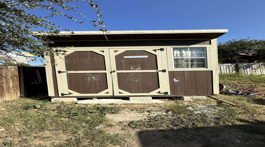 4429 Vientos Rd, LAREDO, Texas 78046, 3 Bedrooms Bedrooms, 5 Rooms Rooms,2 BathroomsBathrooms,Residential,For Sale,4429 Vientos Rd,20254313