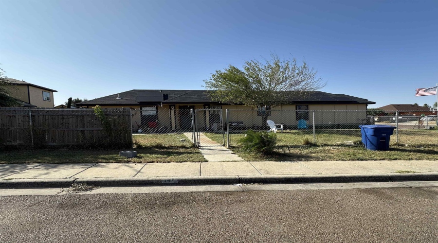 4429 Vientos Rd, LAREDO, Texas 78046, 3 Bedrooms Bedrooms, 5 Rooms Rooms,2 BathroomsBathrooms,Residential,For Sale,4429 Vientos Rd,20254313