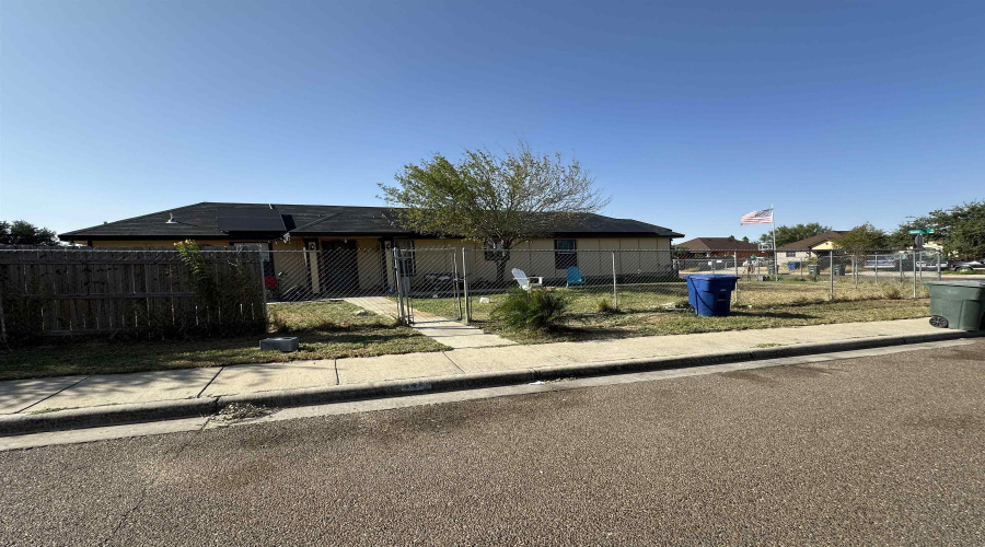 4429 Vientos Rd, LAREDO, Texas 78046, 3 Bedrooms Bedrooms, 5 Rooms Rooms,2 BathroomsBathrooms,Residential,For Sale,4429 Vientos Rd,20254313