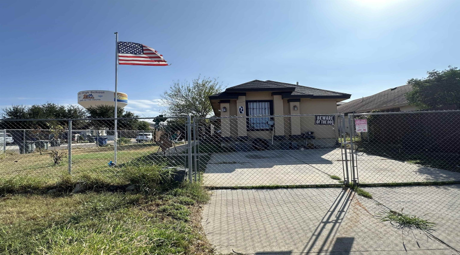 4429 Vientos Rd, LAREDO, Texas 78046, 3 Bedrooms Bedrooms, 5 Rooms Rooms,2 BathroomsBathrooms,Residential,For Sale,4429 Vientos Rd,20254313