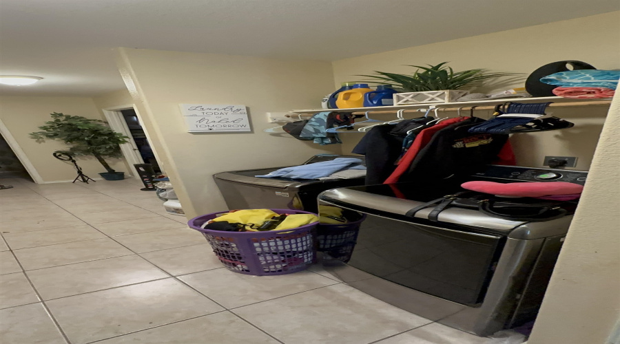 4429 Vientos Rd, LAREDO, Texas 78046, 3 Bedrooms Bedrooms, 5 Rooms Rooms,2 BathroomsBathrooms,Residential,For Sale,4429 Vientos Rd,20254313