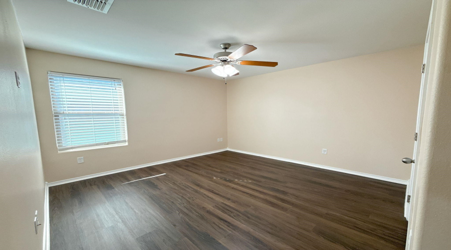 11312 Basque Dr, Laredo, Texas 78045, 3 Bedrooms Bedrooms, 6 Rooms Rooms,2 BathroomsBathrooms,Residential,For Sale,11312 Basque Dr,20254317