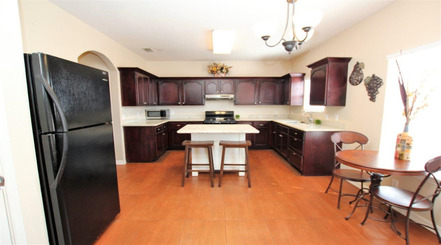 510 Shiloh Dr, Laredo, Texas 78045, 3 Bedrooms Bedrooms, 5 Rooms Rooms,2 BathroomsBathrooms,Residential,For Rent,510 Shiloh Dr,20254320