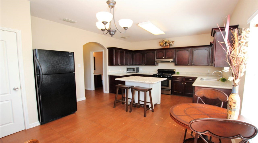 510 Shiloh Dr, Laredo, Texas 78045, 3 Bedrooms Bedrooms, 5 Rooms Rooms,2 BathroomsBathrooms,Residential,For Rent,510 Shiloh Dr,20254320