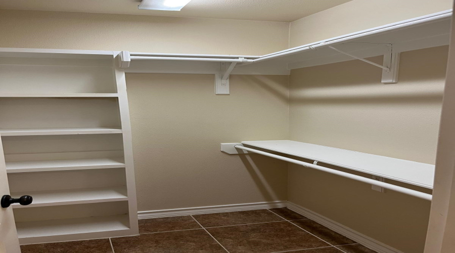 3608 Unknown Hero Dr, Laredo, Texas 78046, 3 Bedrooms Bedrooms, 6 Rooms Rooms,2 BathroomsBathrooms,Residential,For Rent,3608 Unknown Hero Dr,20254323