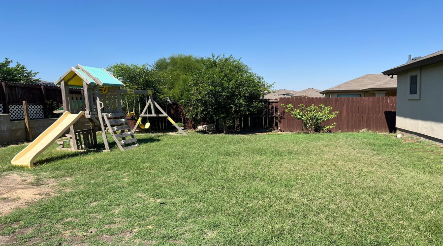 3608 Unknown Hero Dr, Laredo, Texas 78046, 3 Bedrooms Bedrooms, 6 Rooms Rooms,2 BathroomsBathrooms,Residential,For Rent,3608 Unknown Hero Dr,20254323