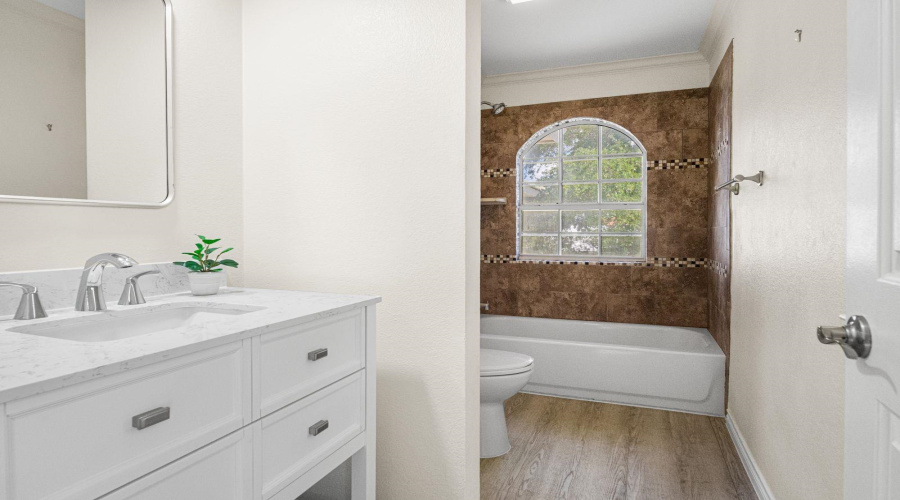 2120 Bermuda Dr, Laredo, Texas 78045, 5 Bedrooms Bedrooms, 6 Rooms Rooms,5 BathroomsBathrooms,Residential,For Sale,2120 Bermuda Dr,20254537