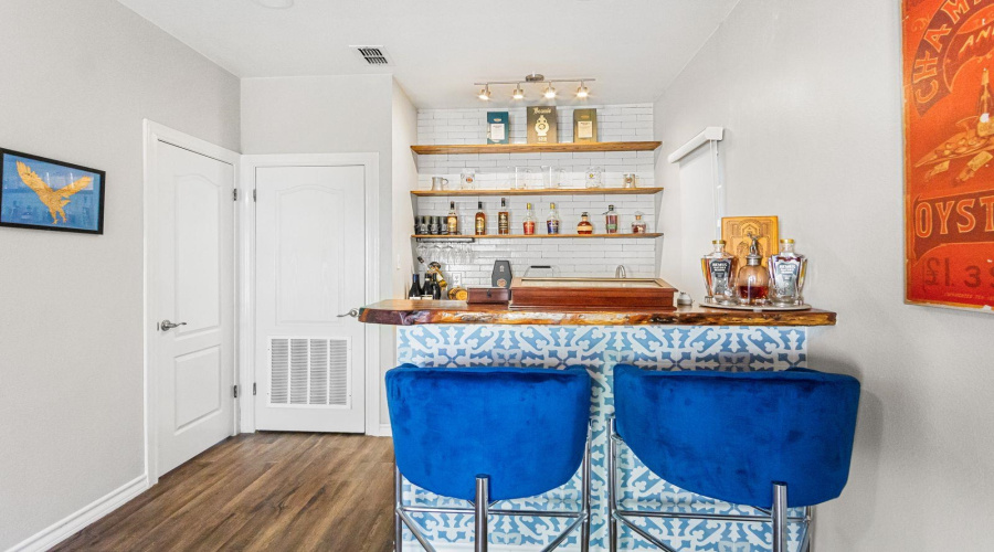 2120 Bermuda Dr, Laredo, Texas 78045, 5 Bedrooms Bedrooms, 6 Rooms Rooms,5 BathroomsBathrooms,Residential,For Sale,2120 Bermuda Dr,20254537