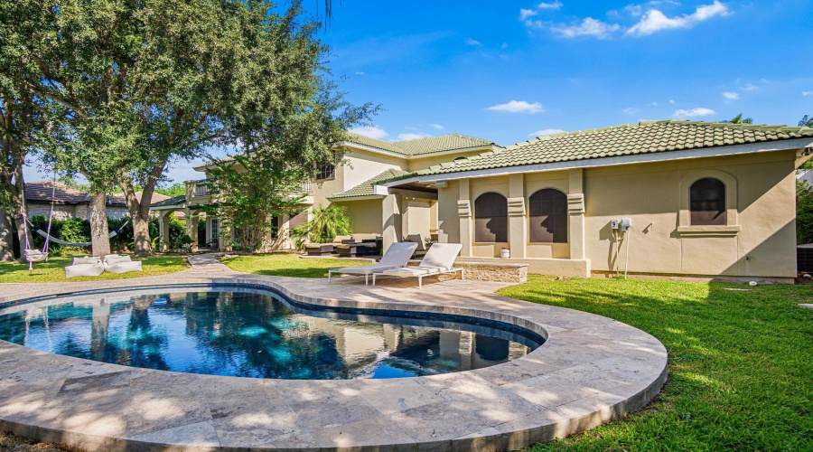 2120 Bermuda Dr, Laredo, Texas 78045, 5 Bedrooms Bedrooms, 6 Rooms Rooms,5 BathroomsBathrooms,Residential,For Sale,2120 Bermuda Dr,20254537