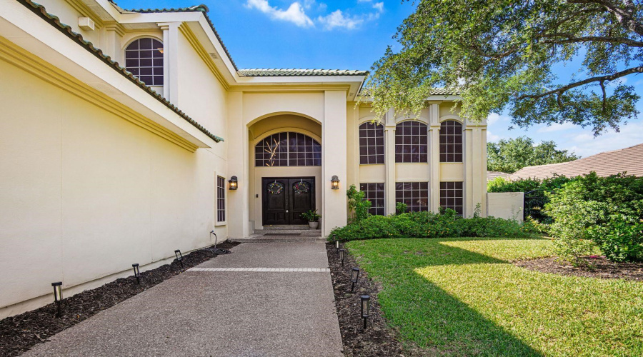 2120 Bermuda Dr, Laredo, Texas 78045, 5 Bedrooms Bedrooms, 6 Rooms Rooms,5 BathroomsBathrooms,Residential,For Sale,2120 Bermuda Dr,20254537