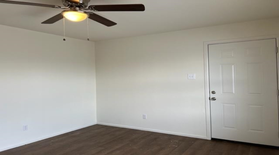 3114 Rosario St, Laredo, Texas 78043, 1 Bedroom Bedrooms, 3 Rooms Rooms,1 BathroomBathrooms,Residential,For Rent,3114 Rosario St,20254538