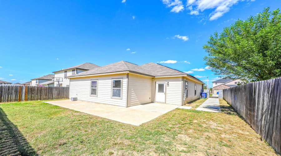 5519 Shorthorn Dr., LAREDO, Texas 78046, 3 Bedrooms Bedrooms, 6 Rooms Rooms,2 BathroomsBathrooms,Residential,For Sale,5519 Shorthorn Dr.,20254539