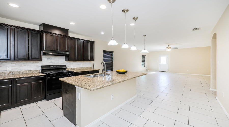 5519 Shorthorn Dr., LAREDO, Texas 78046, 3 Bedrooms Bedrooms, 6 Rooms Rooms,2 BathroomsBathrooms,Residential,For Sale,5519 Shorthorn Dr.,20254539