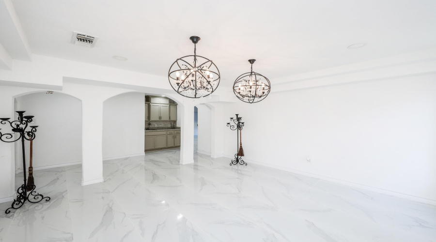 129 North Ave, Laredo, Texas 78045, 4 Bedrooms Bedrooms, 8 Rooms Rooms,4 BathroomsBathrooms,Residential,For Sale,129 North Ave,20254540