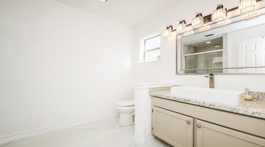 129 North Ave, Laredo, Texas 78045, 4 Bedrooms Bedrooms, 8 Rooms Rooms,4 BathroomsBathrooms,Residential,For Sale,129 North Ave,20254540