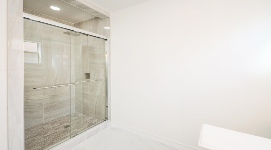 129 North Ave, Laredo, Texas 78045, 4 Bedrooms Bedrooms, 8 Rooms Rooms,4 BathroomsBathrooms,Residential,For Sale,129 North Ave,20254540