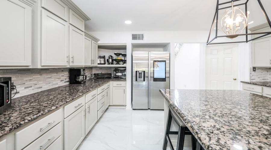 129 North Ave, Laredo, Texas 78045, 4 Bedrooms Bedrooms, 8 Rooms Rooms,4 BathroomsBathrooms,Residential,For Sale,129 North Ave,20254540