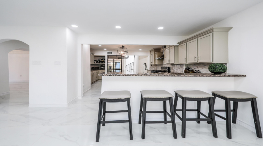 129 North Ave, Laredo, Texas 78045, 4 Bedrooms Bedrooms, 8 Rooms Rooms,4 BathroomsBathrooms,Residential,For Sale,129 North Ave,20254540