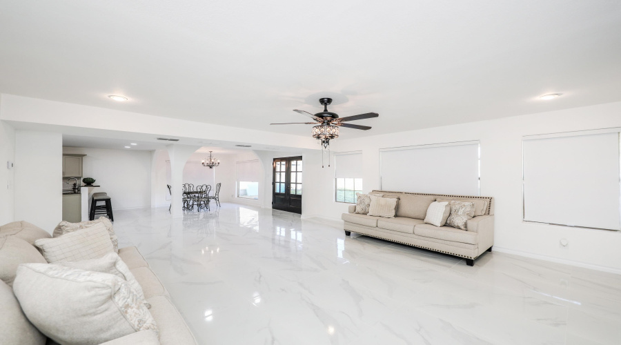 129 North Ave, Laredo, Texas 78045, 4 Bedrooms Bedrooms, 8 Rooms Rooms,4 BathroomsBathrooms,Residential,For Sale,129 North Ave,20254540