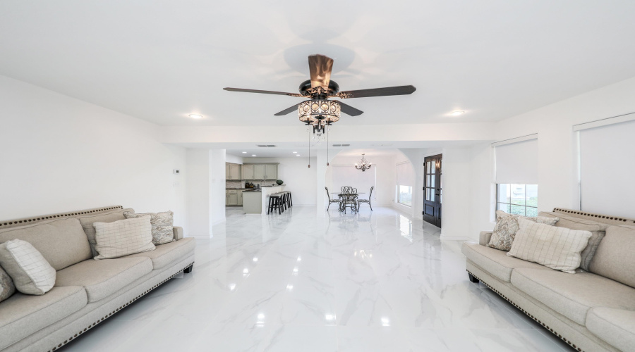 129 North Ave, Laredo, Texas 78045, 4 Bedrooms Bedrooms, 8 Rooms Rooms,4 BathroomsBathrooms,Residential,For Sale,129 North Ave,20254540