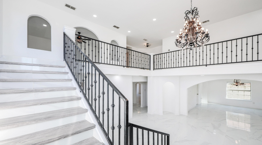 129 North Ave, Laredo, Texas 78045, 4 Bedrooms Bedrooms, 8 Rooms Rooms,4 BathroomsBathrooms,Residential,For Sale,129 North Ave,20254540