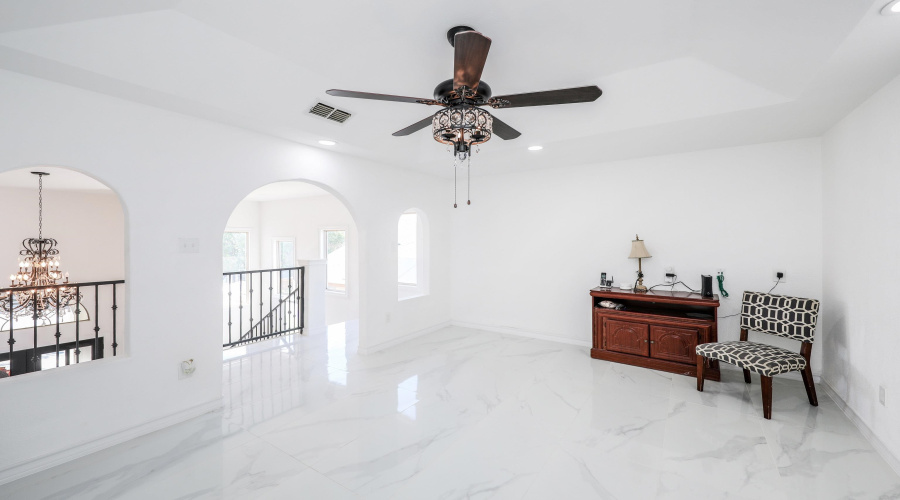 129 North Ave, Laredo, Texas 78045, 4 Bedrooms Bedrooms, 8 Rooms Rooms,4 BathroomsBathrooms,Residential,For Sale,129 North Ave,20254540